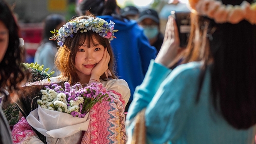 新春走基层｜“亚洲花都”年宵花走俏