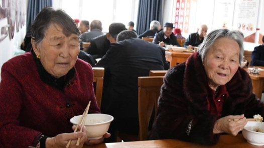 新春走基层｜陕北榆林：袅袅炊烟守护乡村老人“幸福食光”