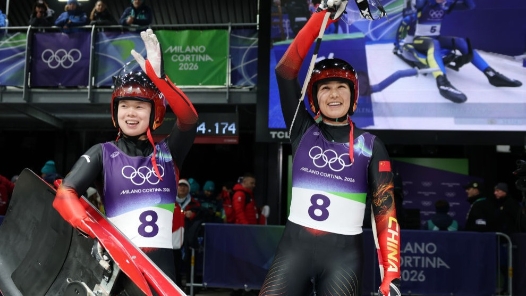 冬奥会｜这个冬奥新项目，她俩“躺”出了中国纪录