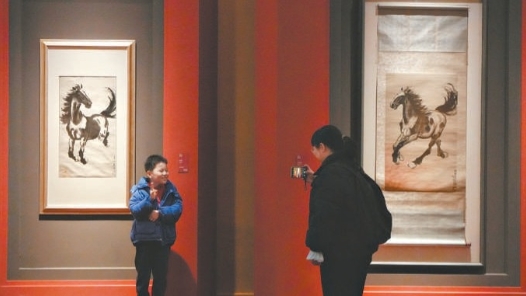 新春走基层｜馆内布光映丹青