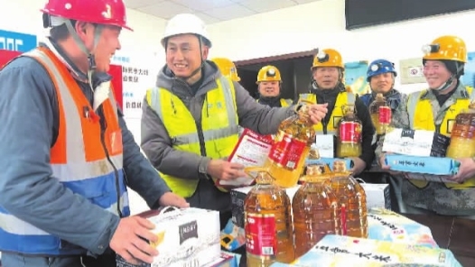 天津市各级工会多形式开展春节慰问活动