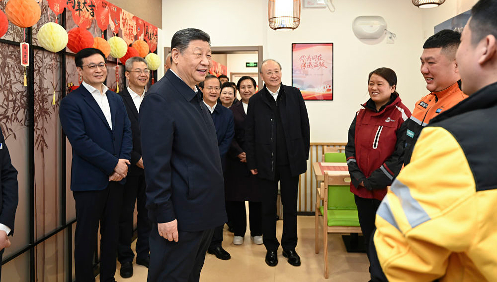 视频｜习近平总书记亲切慰问快递小哥