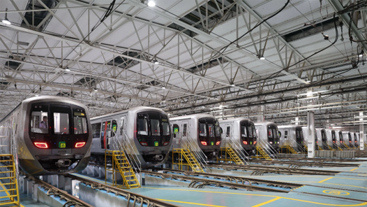 新春走基层·智绘新图景｜过年不停歇，赶制“钢铁跑鞋”