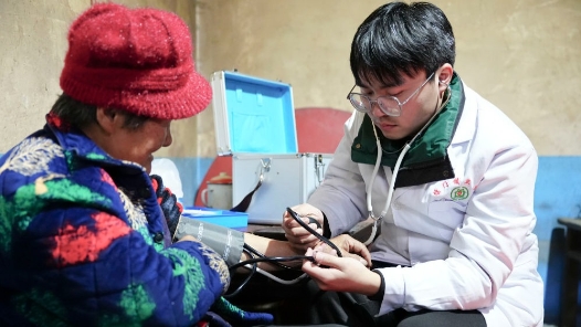 新春走基层·走笔｜追“光”少年温暖山乡路