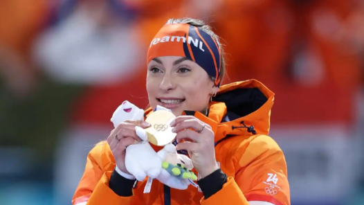 米兰冬奥会速度滑冰女子500米荷兰队包揽金银牌