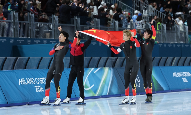冬奥会｜速度滑冰——中国队获男子团体追逐铜牌