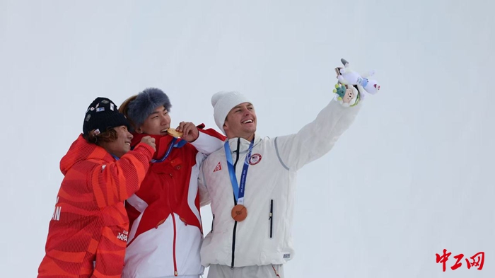 颁奖典礼中 颁奖典礼中