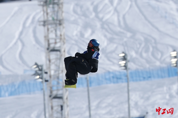 苏翊鸣在比赛中 苏翊鸣在比赛中