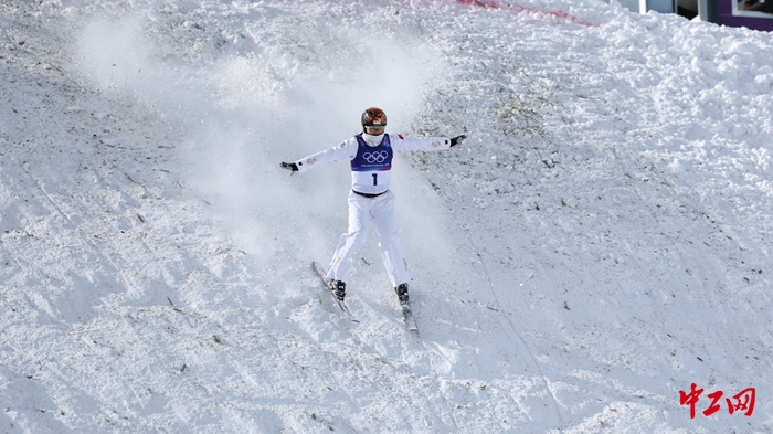 徐梦桃在比赛中 徐梦桃在比赛中