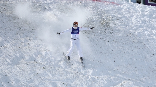 徐梦桃夺米兰冬奥会自由式滑雪女子空中技巧金牌