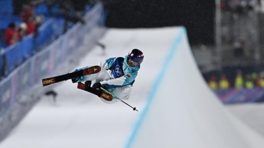 冬奥会｜女子自由式滑雪U池：四名中国选手“组团”进决赛 谷爱凌谈失误