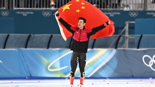 速度滑冰1500米宁忠岩打破奥运纪录摘金