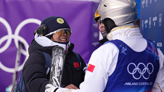 冬奥会｜全天综合：“金牌伉俪”顶峰相见 中国短道一银收官