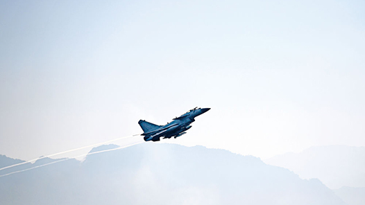 新春走基层丨枕戈待旦，在烟花绽放时——空军航空兵某旅春节见闻