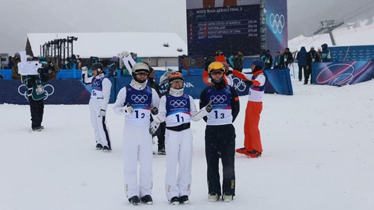 中国队获米兰冬奥会自由式滑雪空中技巧混合团体铜牌