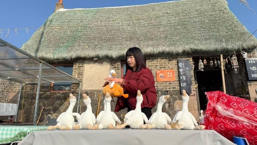 新春走基层丨周边都响“年味”，这个渔村为何静悄悄？