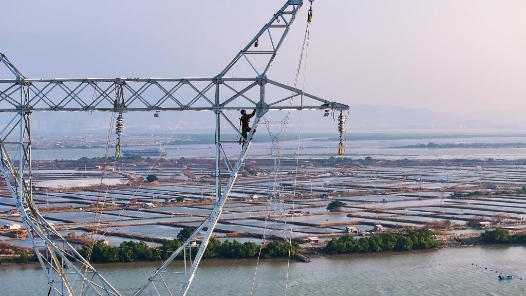 新春走基层丨海岛春来早，光明入万家