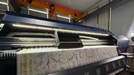 新春走基层丨“地毯小镇”织就产业振兴新图景