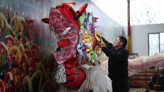 新春走基层｜“仡佬毛龙”传承的两对“黄金搭档”