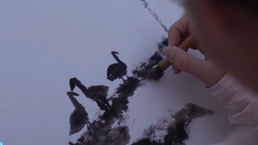 新春走基层｜一支画笔，绘出乡村新年景