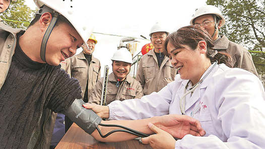 义诊进企业 复工有“医”靠