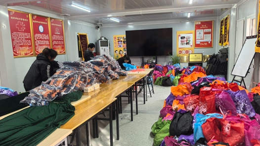 光来了，希望就跟着扎了根