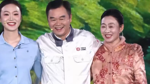 视频丨他把时间献给了中国速度 我们用四分钟团圆献给他