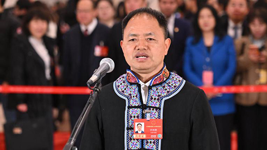 农加贵代表：将继续为乡村教育发声