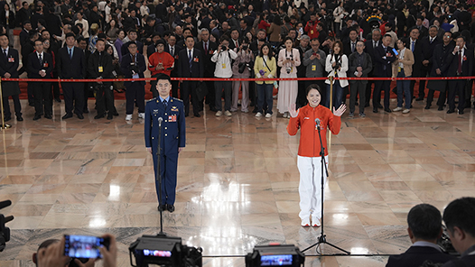 两会现场速递｜昂扬奋发 共赴新程——十四届全国人大四次会议首场“代表通道”扫描