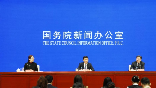 两会新华解码·政府工作报告丨今年经济增速预期目标：“既跳起来摸高、又稳得住步伐”