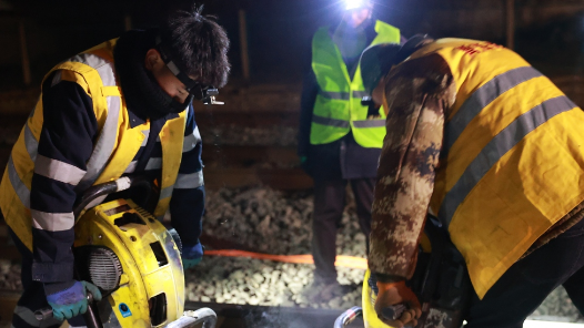 深夜，湟水河畔给天路做高精度“CT”