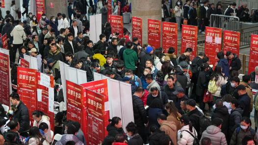 人力资源社会保障部部长：三方面实施稳岗扩容提质行动