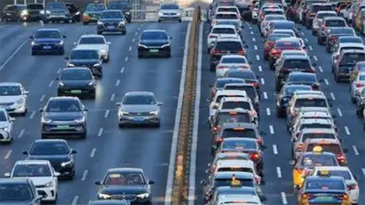 两会新华社快讯：最高法工作报告举例“人肉开盒”、酒后“智驾”，释放依法惩治新型犯罪鲜明信号