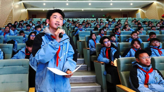 全国两会｜代表谈青少年心理困境：需要被看见、被科学对待