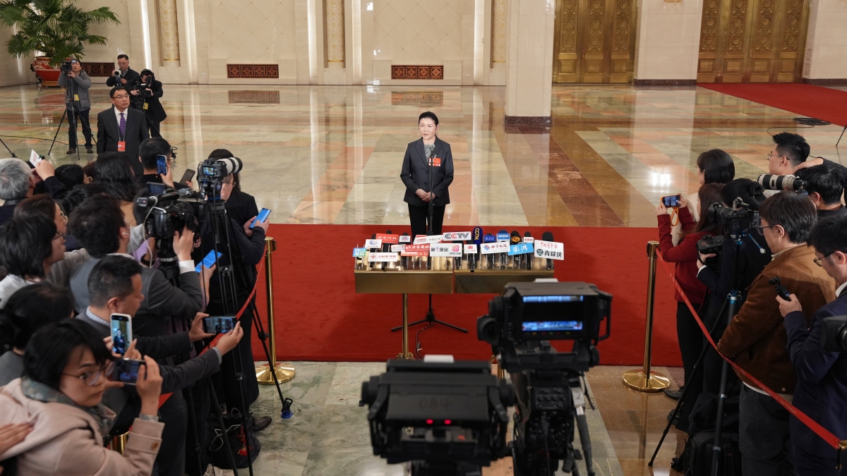 两会｜十四届全国人大四次会议第三场“部长通道”集中采访活动举行