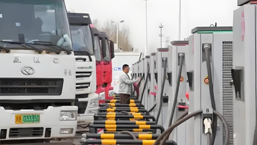 到2030年，全国燃料电池汽车保有量力争达到10万辆