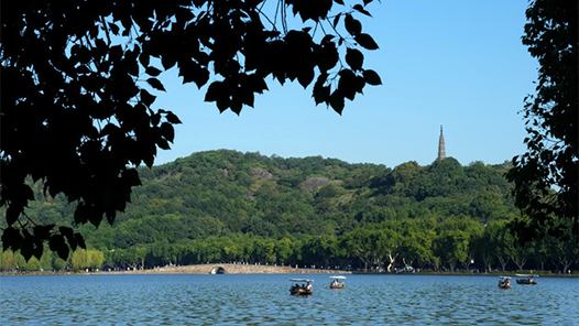 创造经得起实践、人民、历史检验的实绩｜始终把人民放在心中最高位置