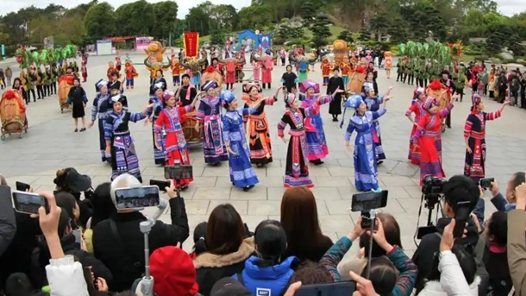 广西南宁：多项活动共庆“三月三”