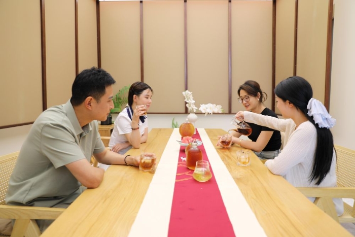 77498abc2bf34417a614180339702f65