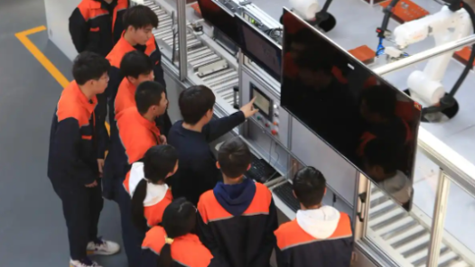 双向赋能启新程 校企合作育匠心