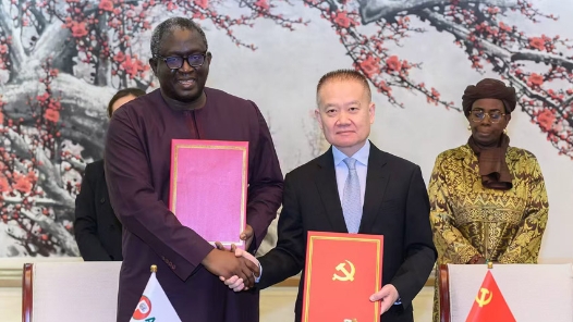 刘海星会见塞内加尔爱国党高级干部考察团