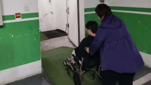 小坡道巧解地库门槛大难题