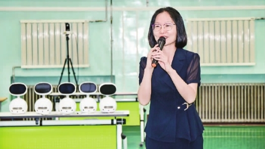 璩巍：让人工智能扎根校园