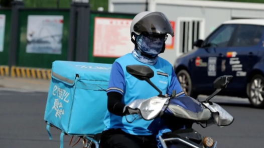 帮“小哥”维权 重在保留证据