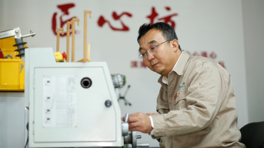 回访“习近平与一线职工朋友们”的故事｜把“终身学习”的理念刻在岗位上
