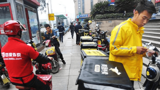 “外卖接力”畅通“最难100米”新模式，一项多方共赢之策