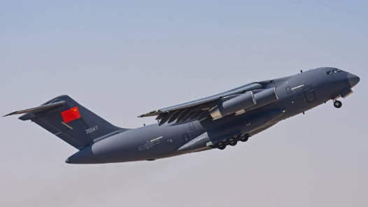 中国空军运-20B赴韩接迎第十三批在韩志愿军烈士遗骸回国