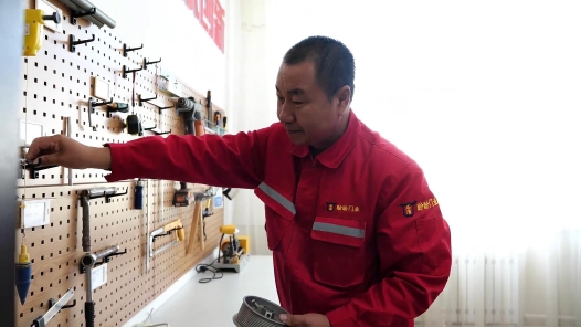 劳模故事·锡林浩特市劳动模范丨李刚：坚守门窗安装一线，用匠心筑牢品质防线
