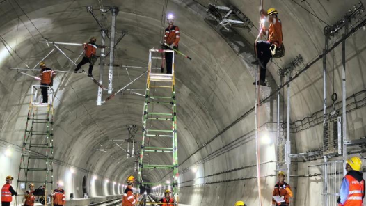 藏族网电工追光记：从芒康雪山到岷江之畔
