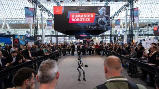 国际观察丨从汉诺威工博会看全球工业AI三个“进行时”